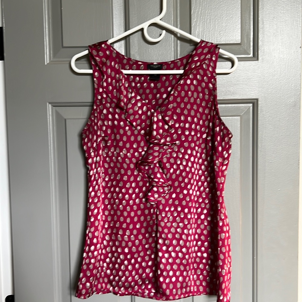 Ann Taylor sleeveless blouse size 6